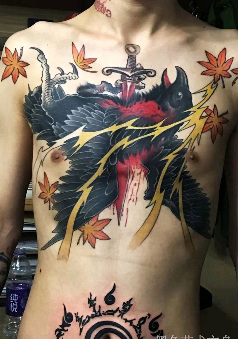 鹰纹身图片_胸部腹部新传统纹身图案