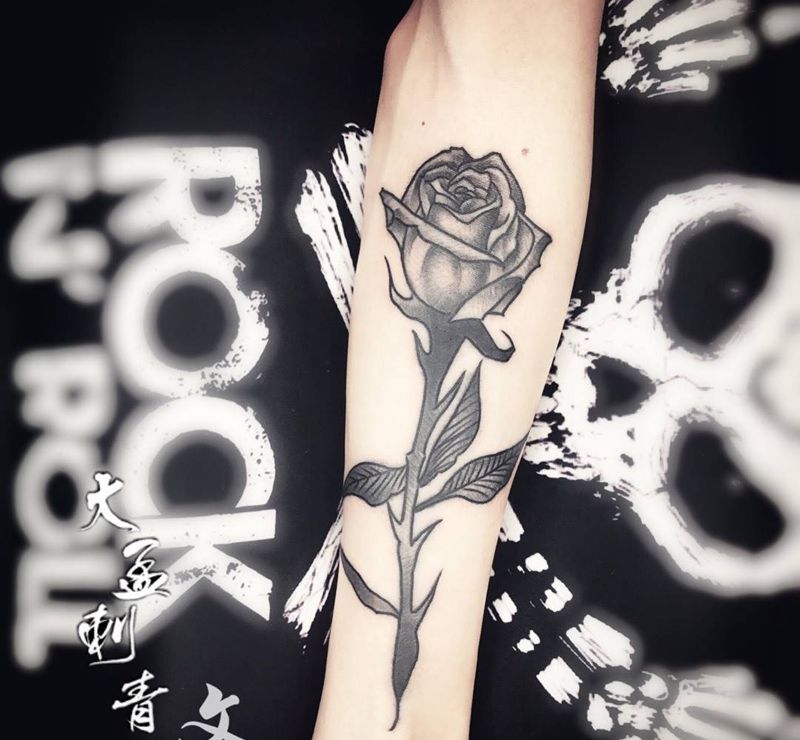 暗黑玫瑰纹身图片_成品纹身图案