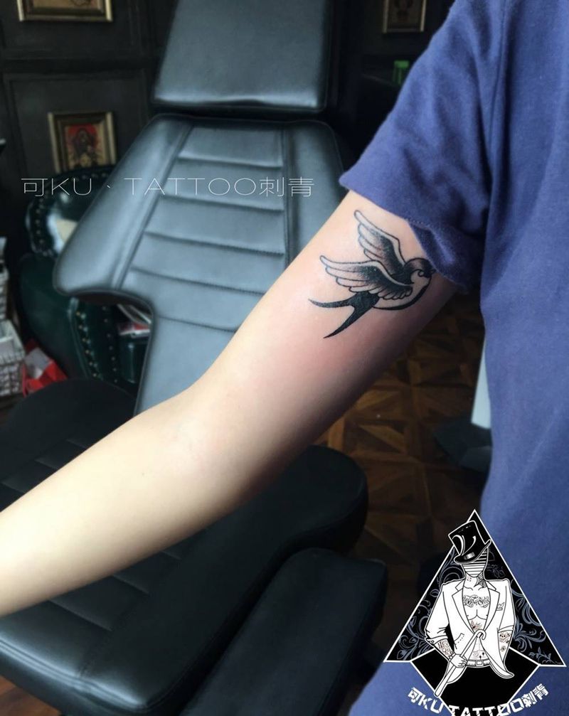 燕子纹身图片_成品手臂清新动物图腾纹身图案
