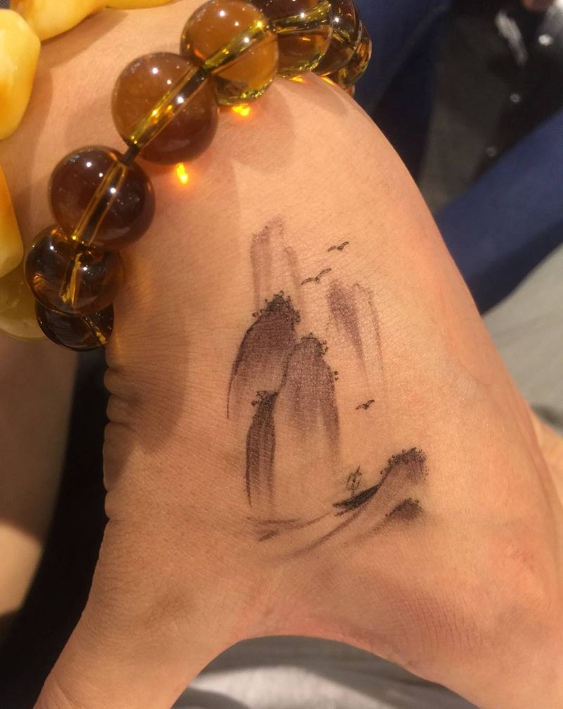 水墨山水纹身图片