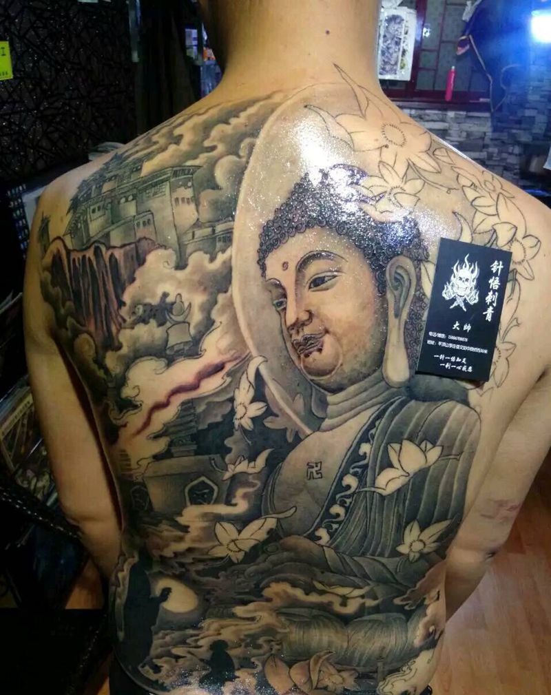 满背佛，六次完工纹身图片_背部传统人物成品纹身图案