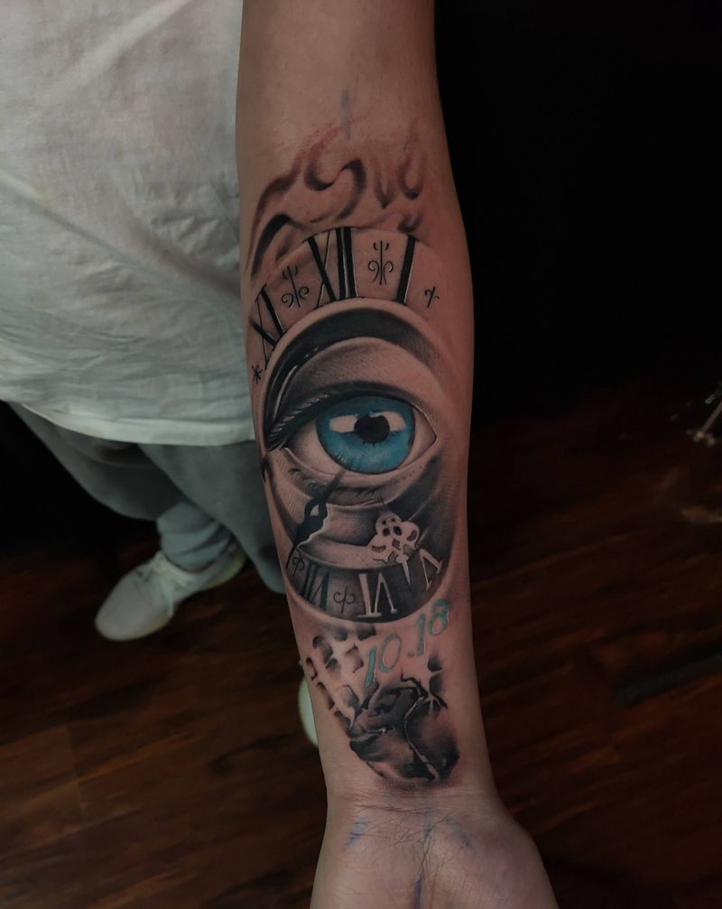 眼睛钟表纹身图片_欧美写实纹身图案