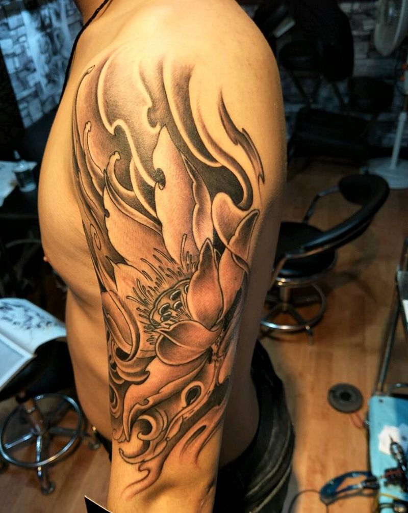 大臂荷花纹身图片