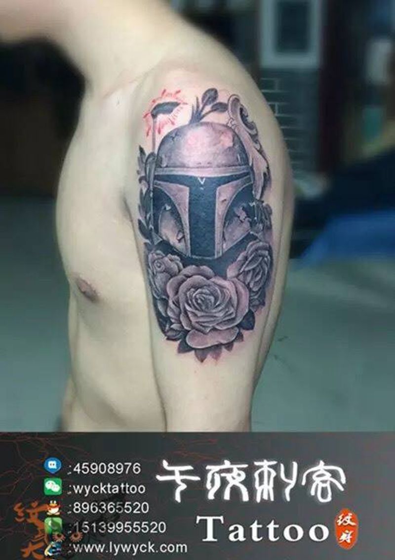 头盔纹身图片_成品臀部欧美头盔纹身图案