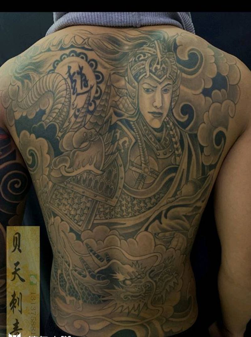 满背赵云纹身图片_新传统纹身图案
