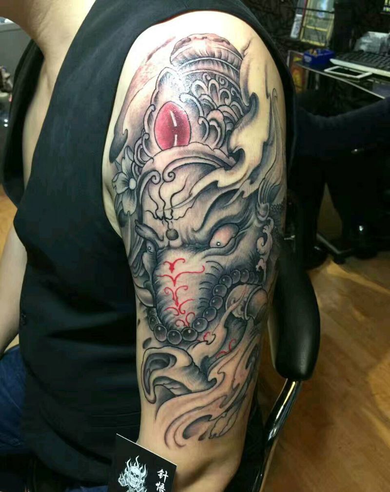 大臂象神纹身图片_手臂传统成品纹身图案