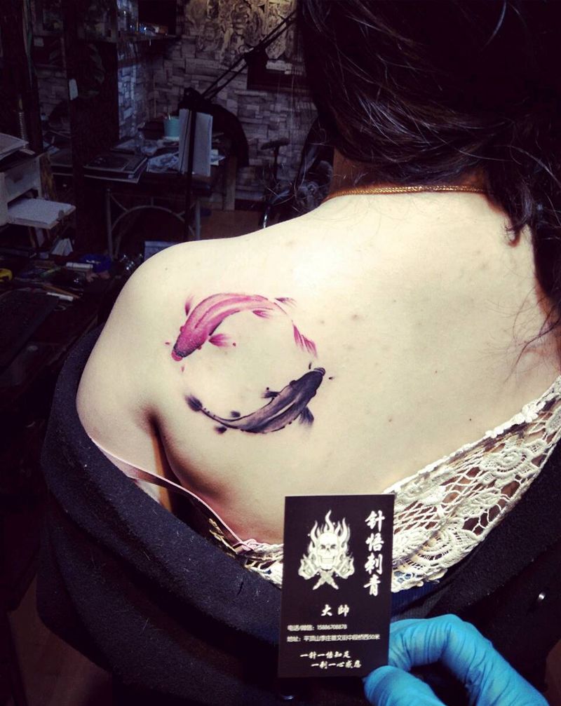 年年有鱼纹身图片