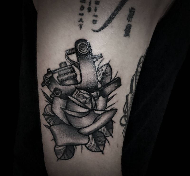 Old school纹身图片_手臂Old School纹身图案