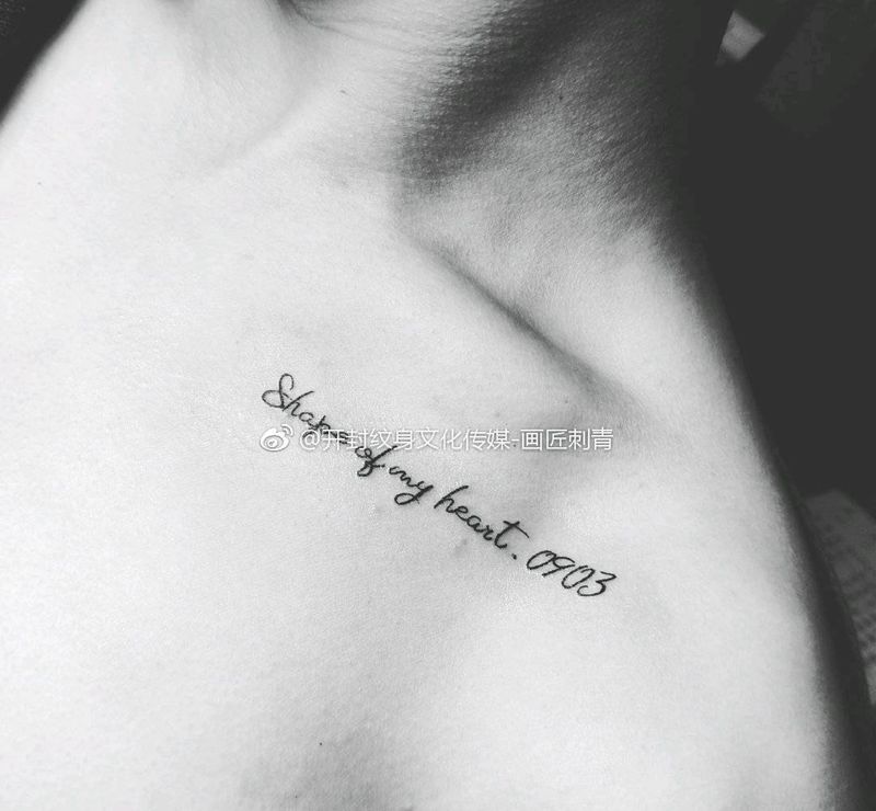 锁骨英文纹身图片_胸部颈部花体字锁骨英文情侣纹身图案