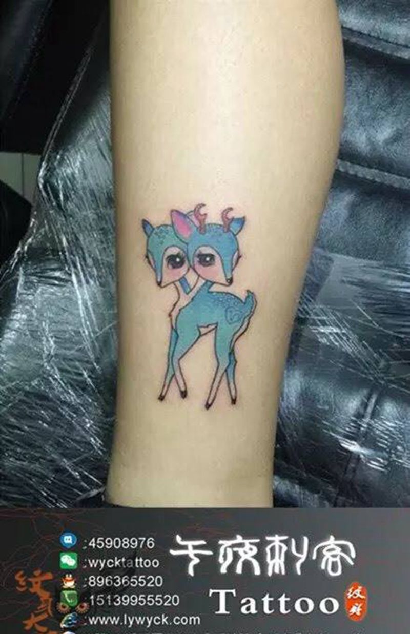 两头鹿纹身图片