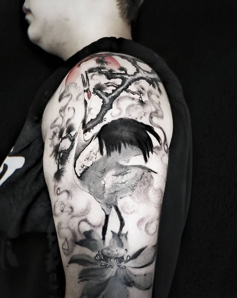 古风仙鹤莲花松树纹身图片_手臂水墨仙鹤莲花松纹身图案