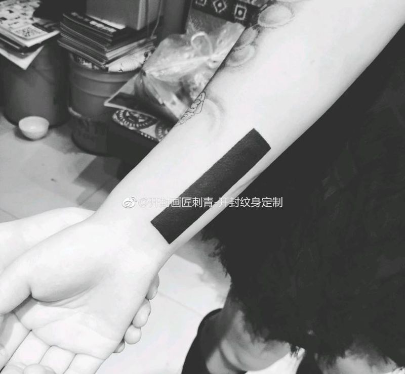 简单粗暴的遮盖纹身图片_手部手臂图腾遮盖图腾纹身图案