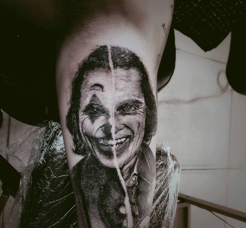 小丑纹身图片_手臂欧美写实纹身图案