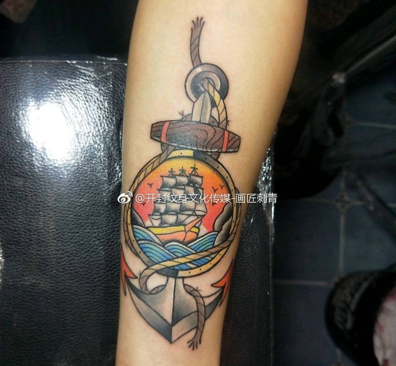Newschool纹身图片_手臂New School船锚纹身图案