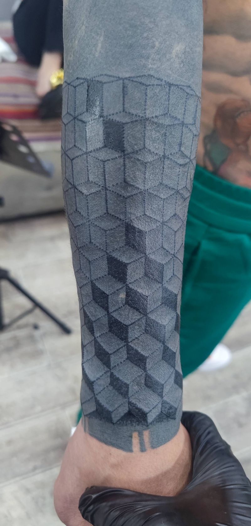 第一阶段纹身图片_手臂点刺纹身图案