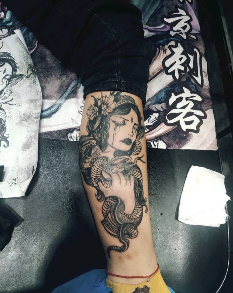 美杜莎 最后一次补色纹身图片_腿部New School纹身图案