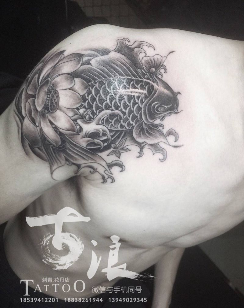 锦鲤 肩部纹身图片_成品纹身图案