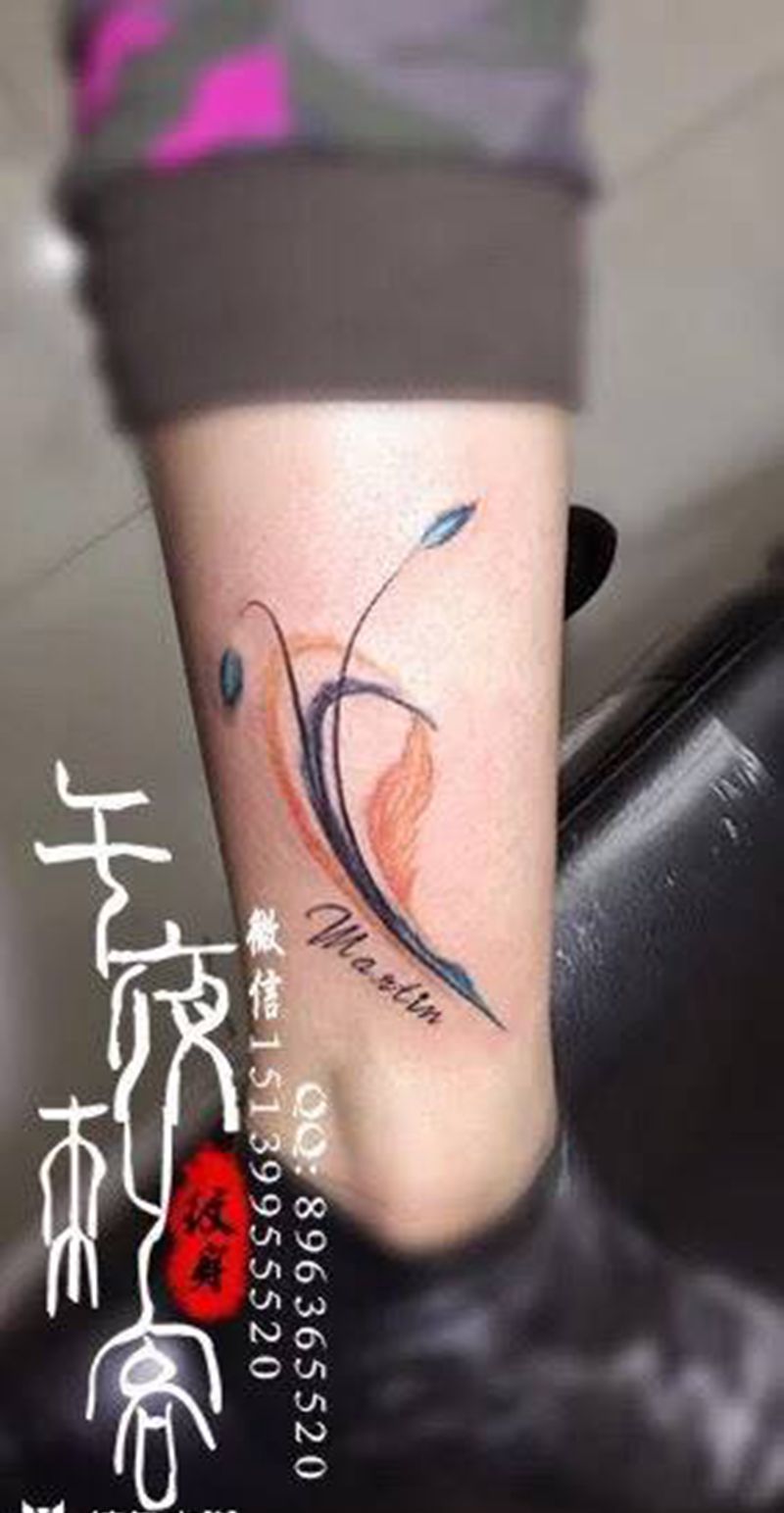 小羽毛纹身图片_手稿成品插画腿部清新传统原创字符情侣纹身图案