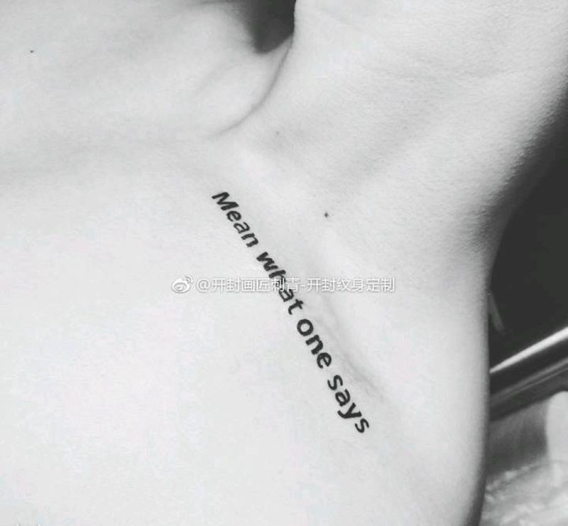 英文纹身图片_颈部胸部花体字英文纹身图案