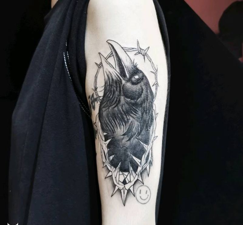 遮盖纹身图片_手臂Old School乌鸦遮盖纹身图案