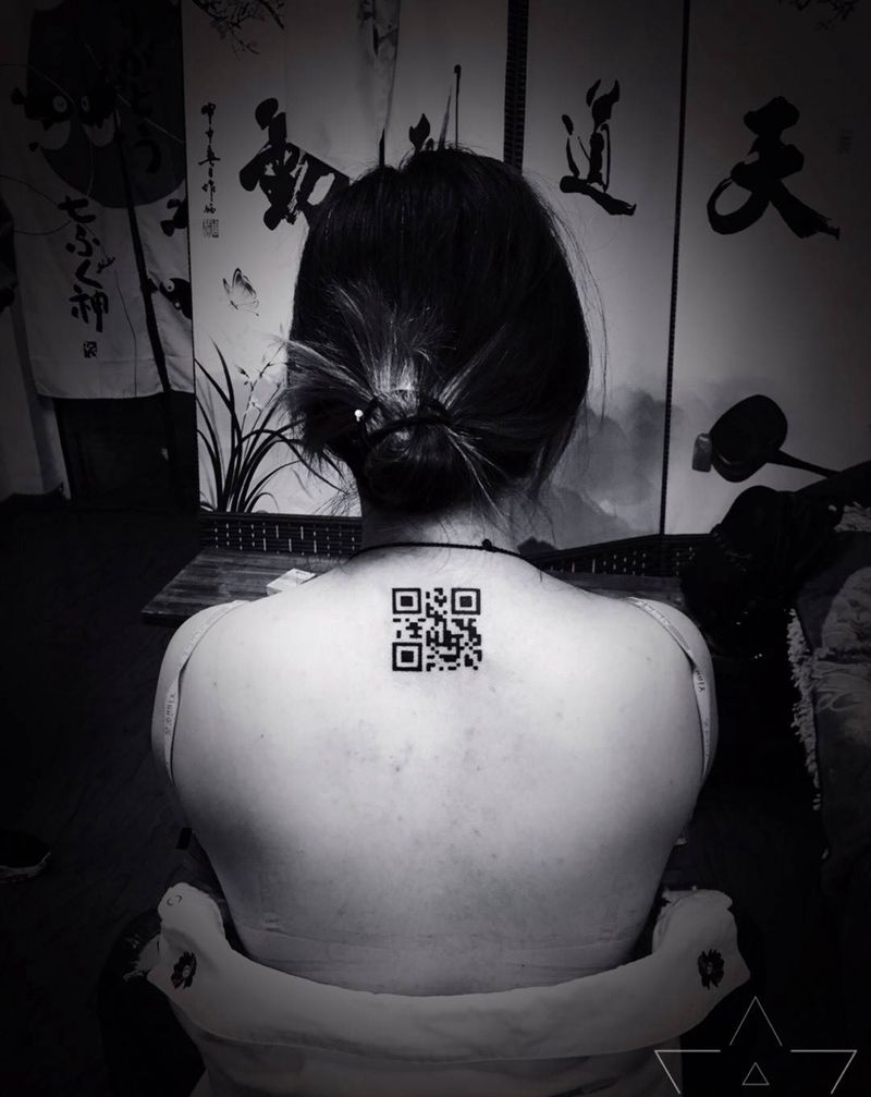 名片纹身图片_背部图腾纹身图案