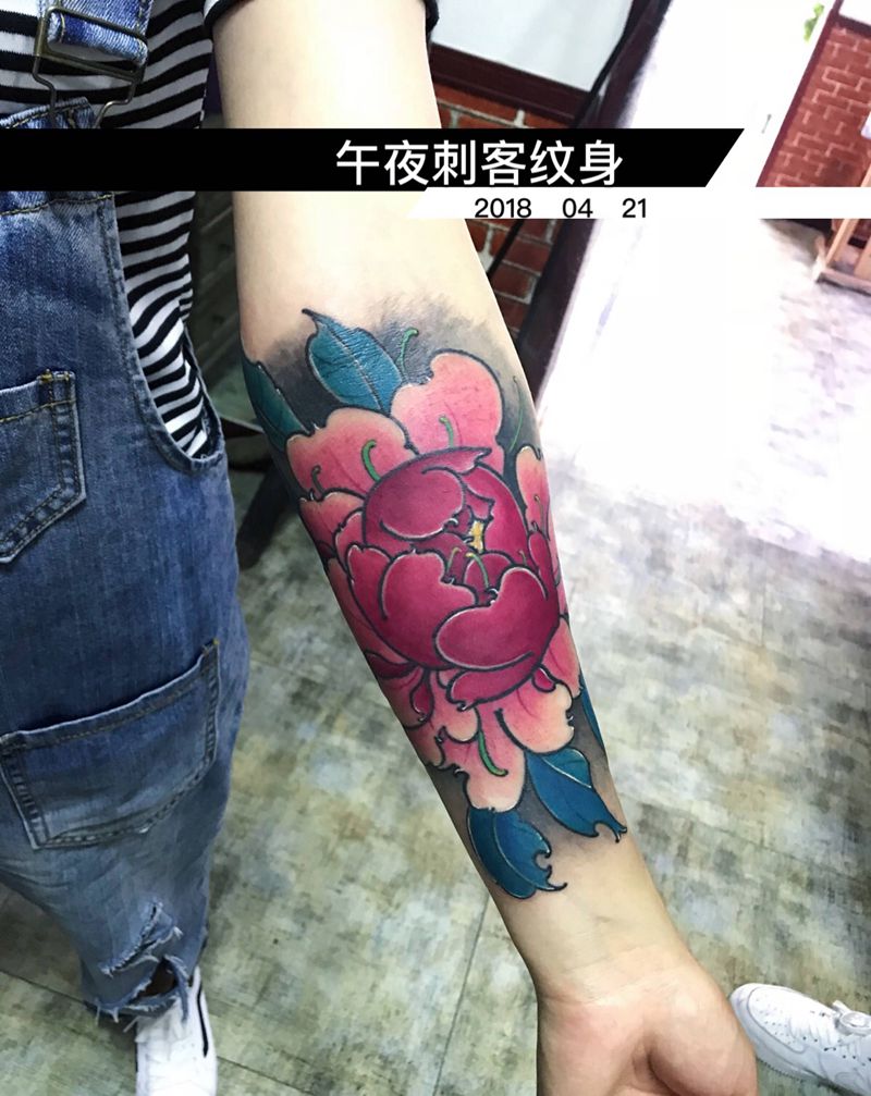 牡丹花，纹身图片_成品颈部背部原创植物传统手部手臂纹身图案