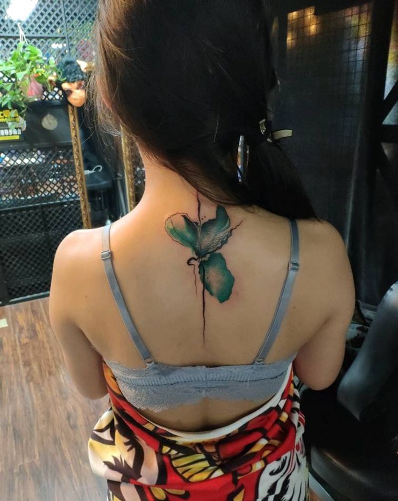 水彩荷叶纹身图片