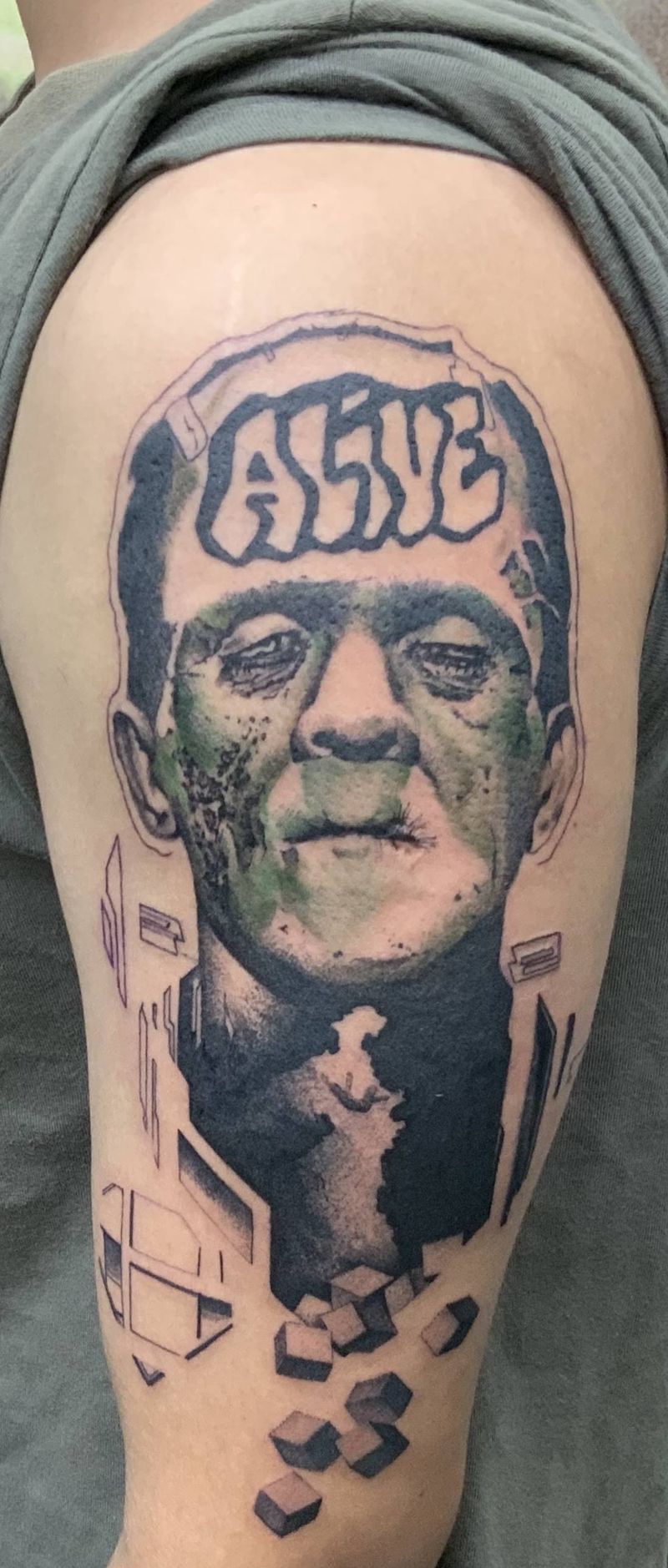 弗兰肯斯坦完成1/2纹身图片_手臂欧美写实几何纹身图案