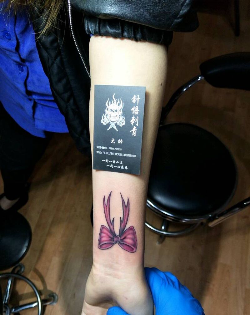 蝴蝶结纹身图片