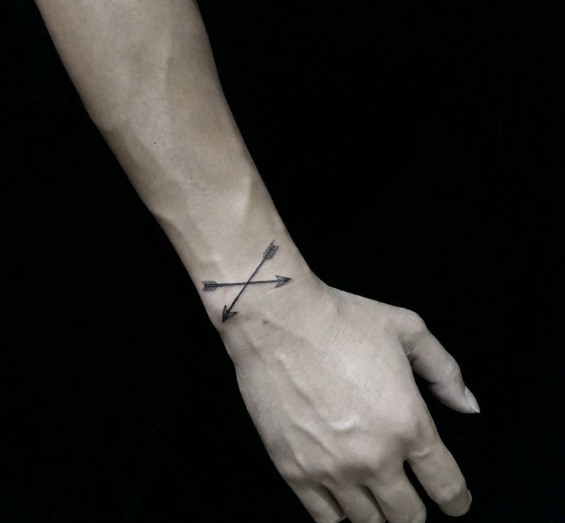 箭头纹身图片_手臂图腾纹身图案