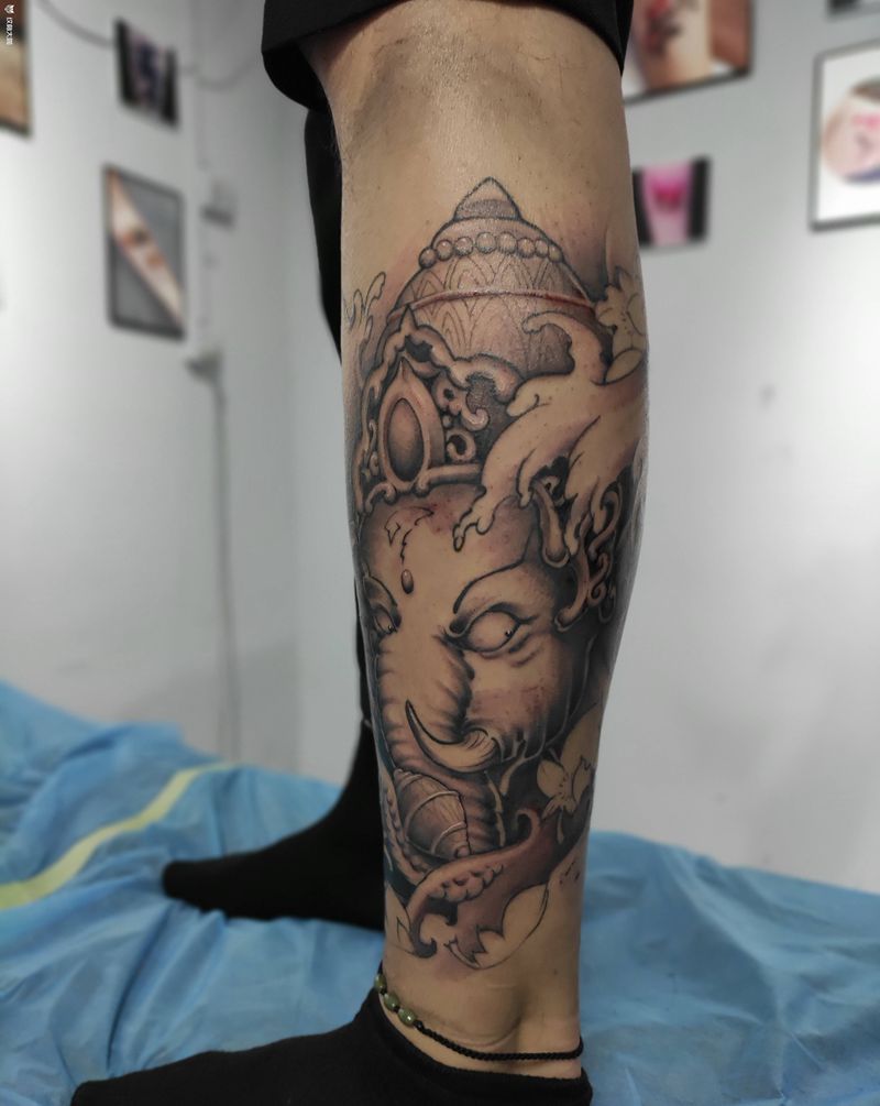 象神纹身图片_腿部新传统纹身图案