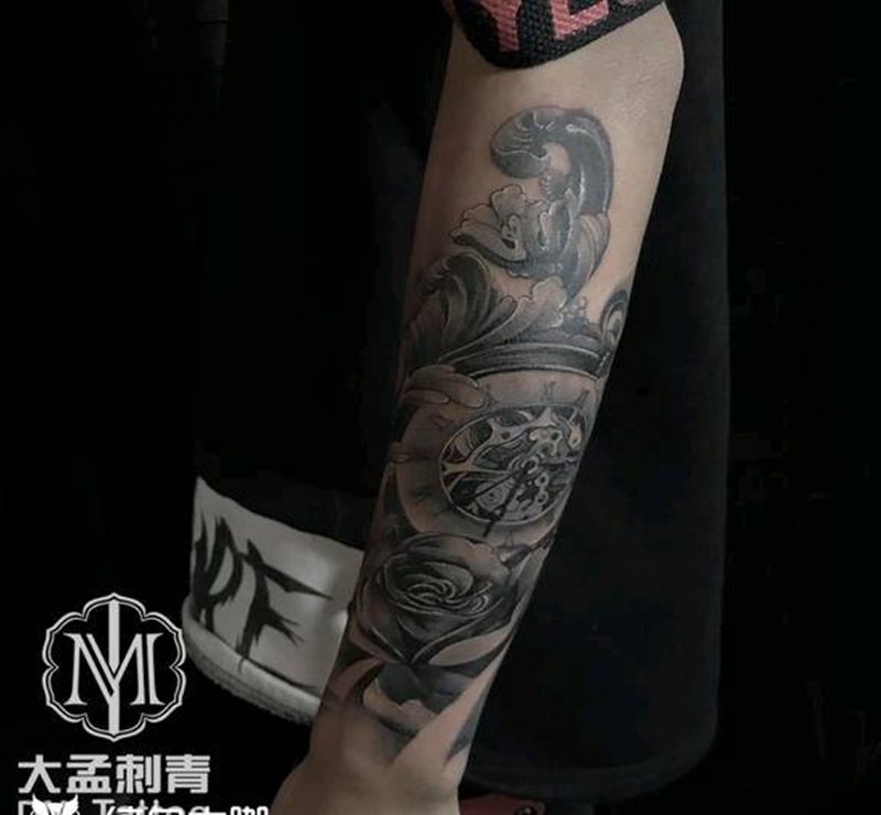 钟表玫瑰…纹身图片_欧美写实纹身图案