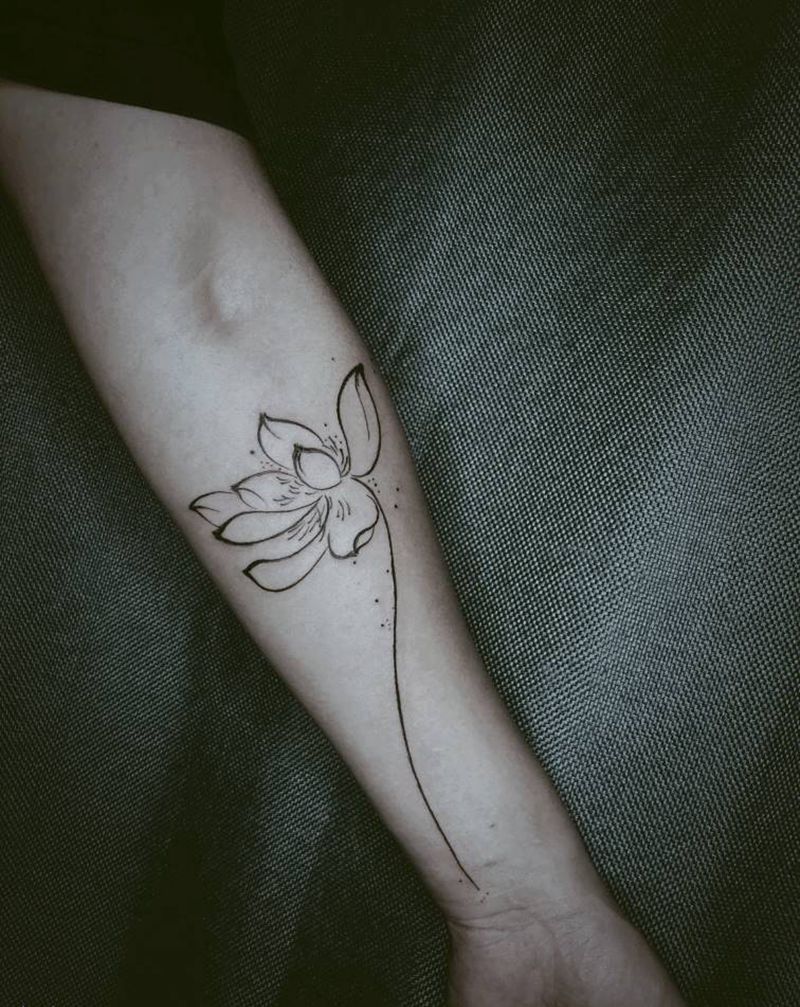 莲纹身图片_手臂水墨纹身图案