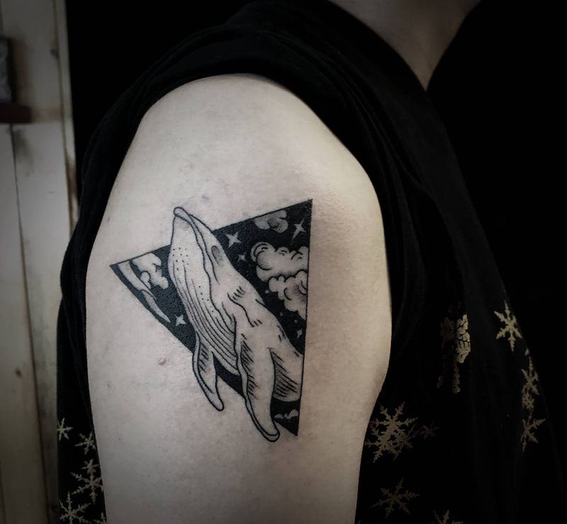 鲸纹身图片_手臂几何纹身图案