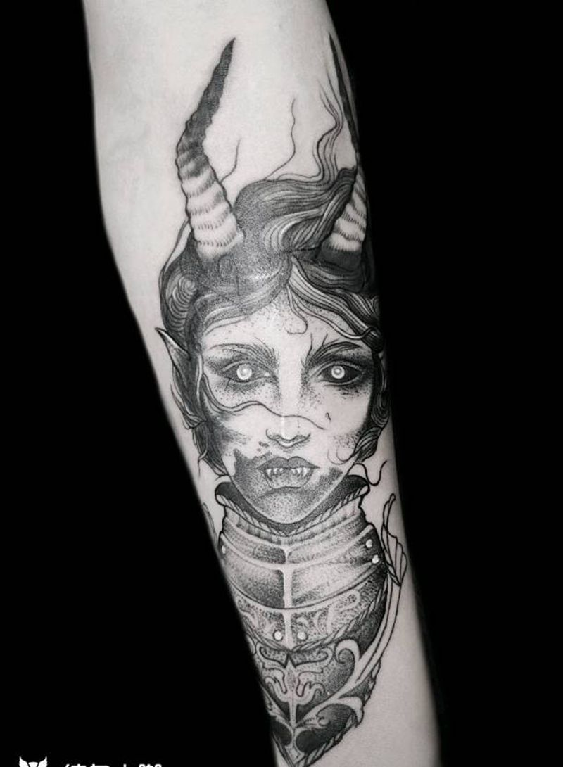 暗黑系遮盖纹身图片_手部点刺遮盖暗黑纹身图案