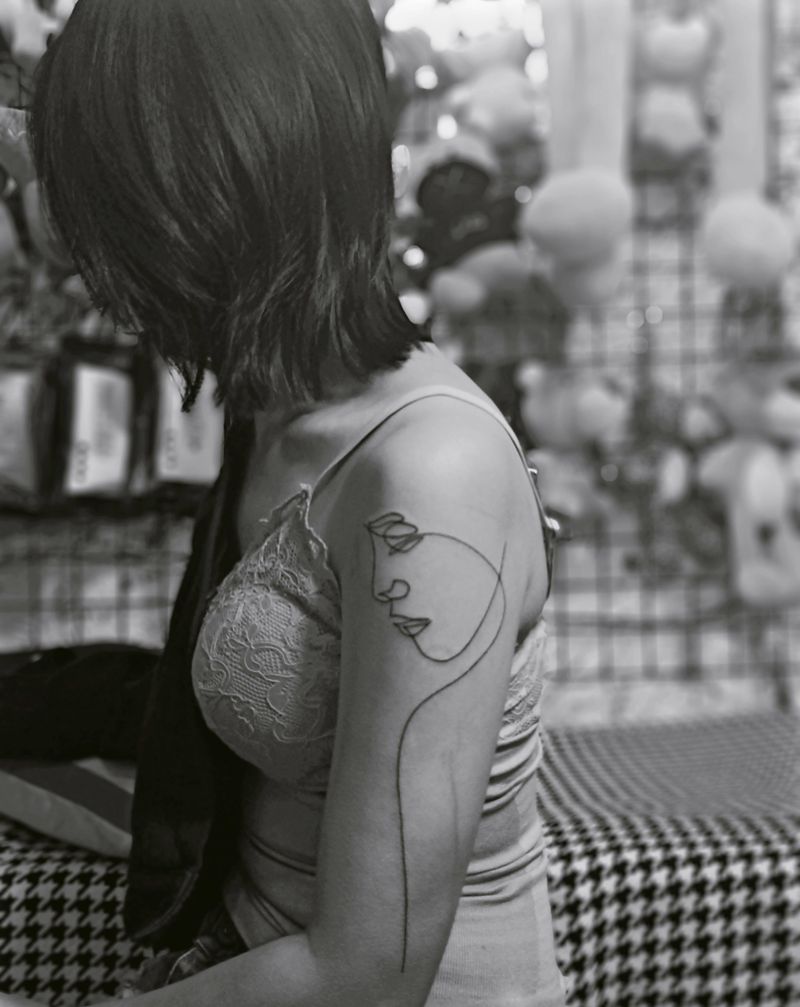 简约线条纹身图片_手臂简约抽象纹身图案