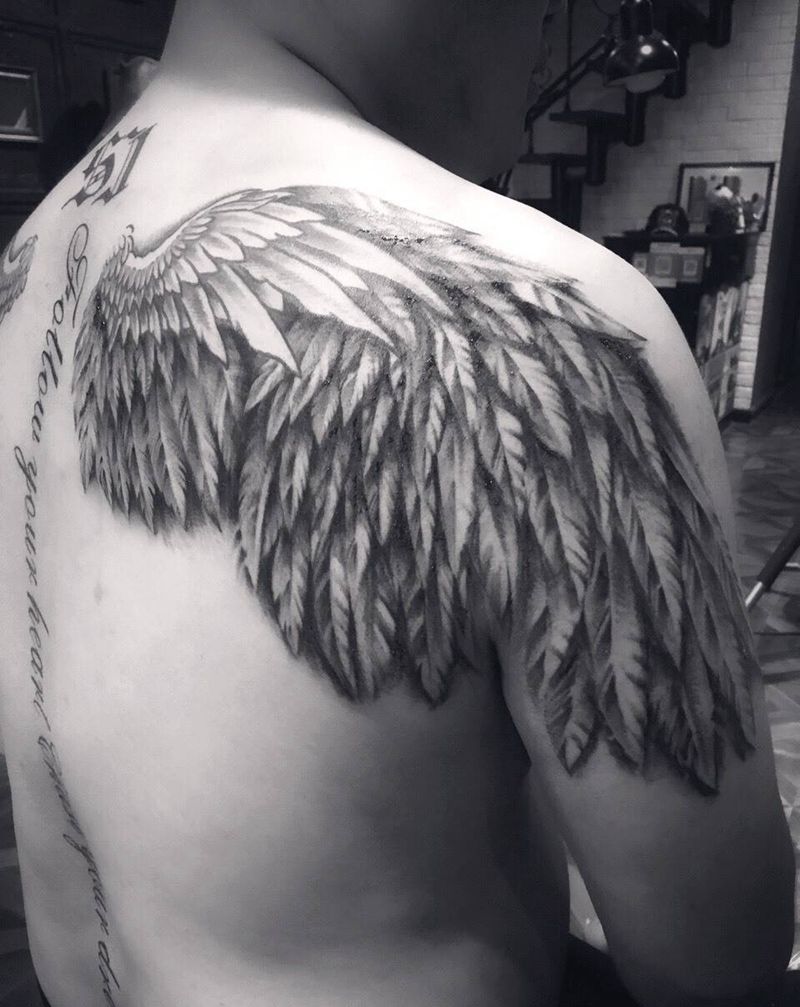 羽翼纹身图片_成品手臂背部欧美写实清新图腾纹身图案