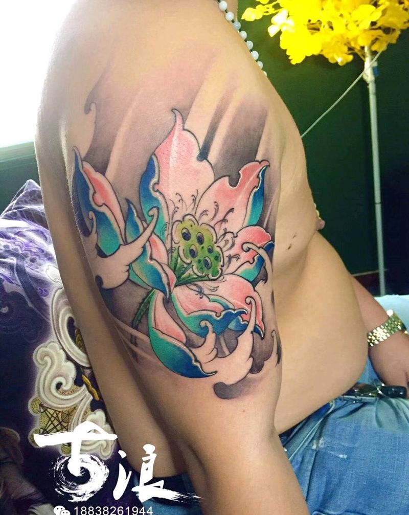 手绘原创纹身图片_手臂新传统莲花纹身图案