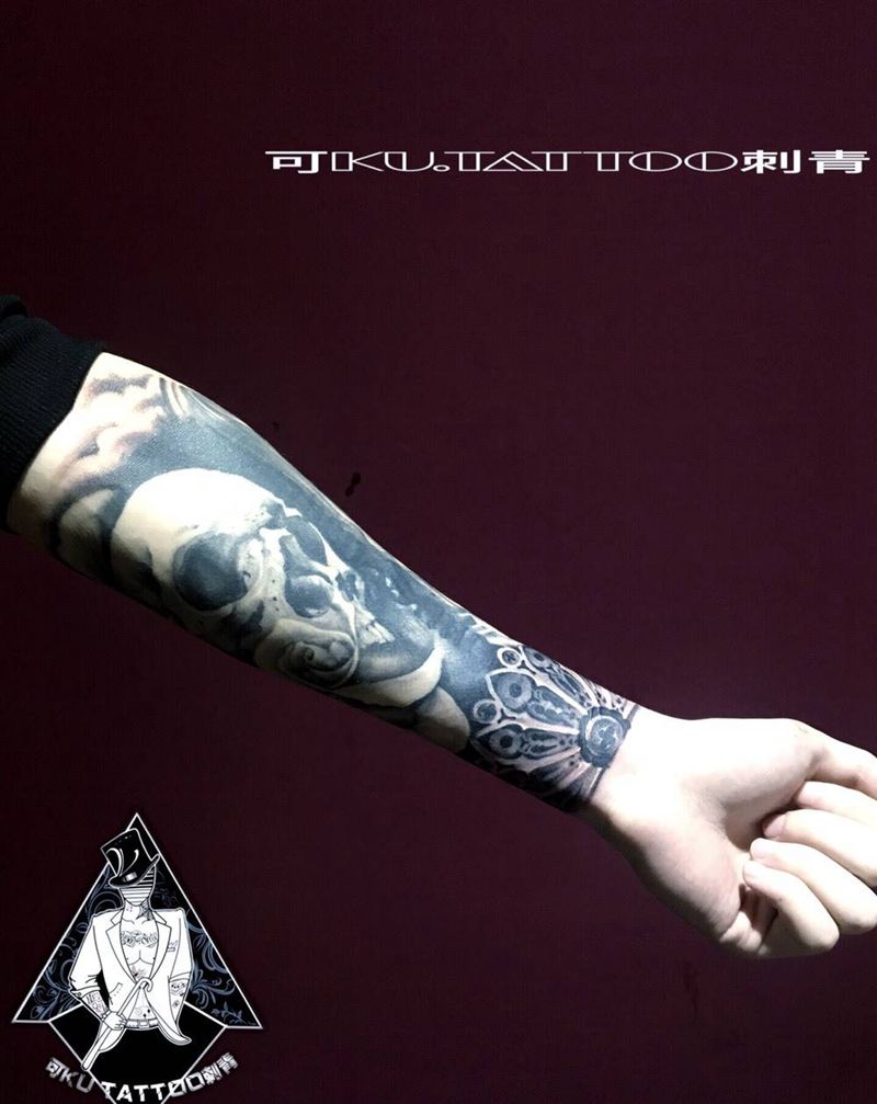 骷髅包小臂纹身图片_成品手臂手部肖像欧美写实人物图腾玫瑰纹身图案