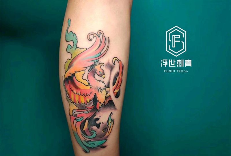 彩色小凤凰纹身图片_腿部水彩纹身图案