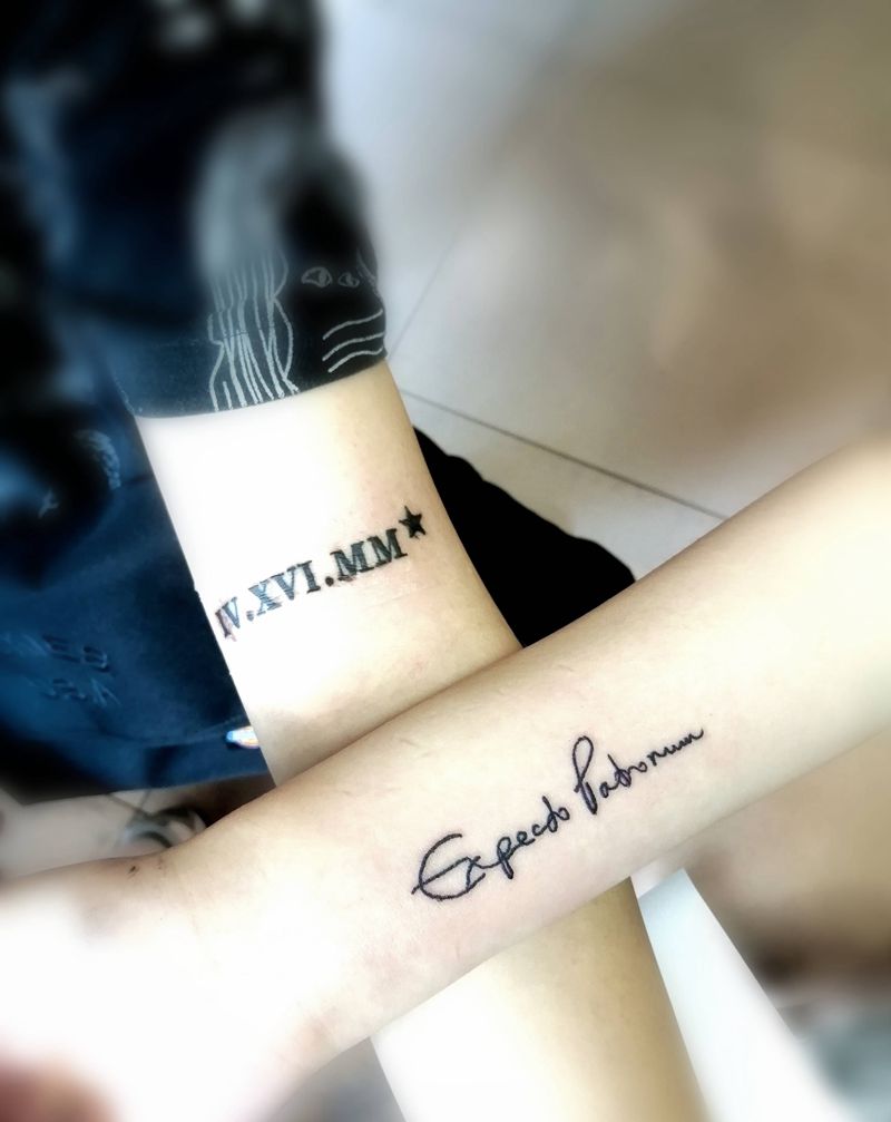 今日小图纹身图片_手臂字母纹身图案