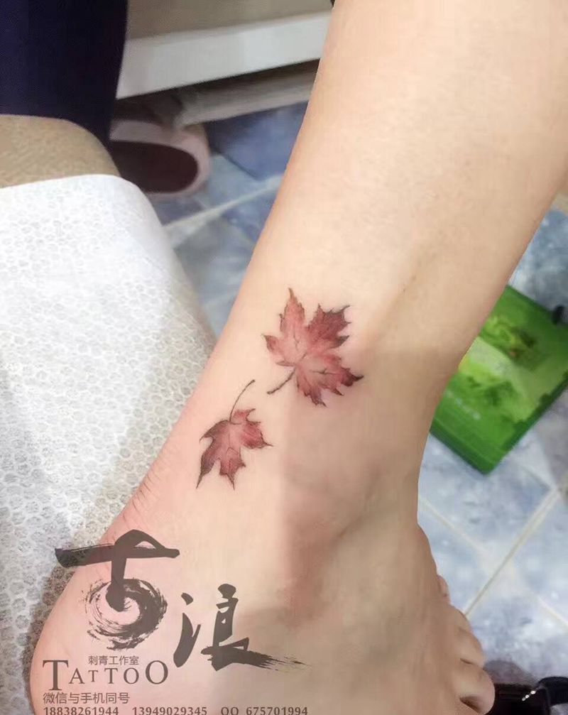 枫叶纹身图片_成品手稿腿部脚部欧美写实清新静物原创情侣纹身图案