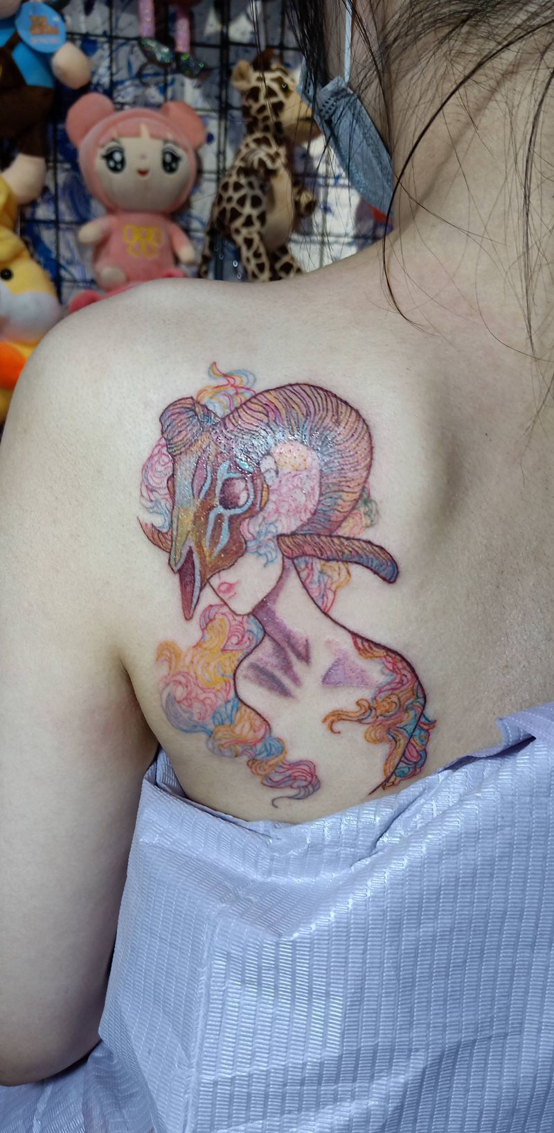 白羊座纹身图片_背部彩铅画纹身图案