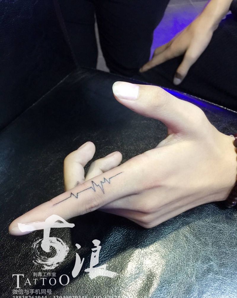 心电图纹身图片_成品手部清新几何字符原创纹身图案