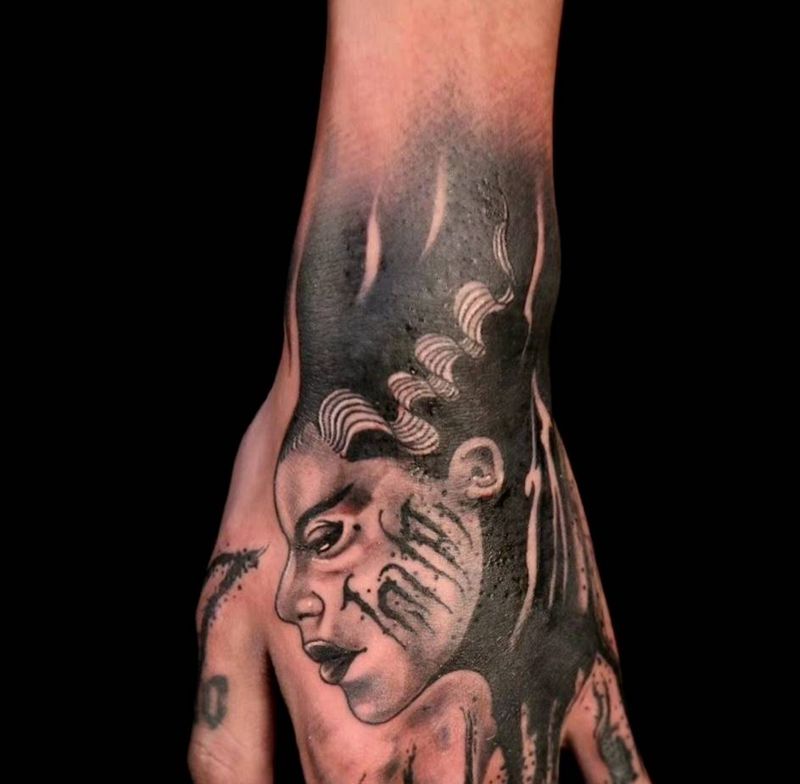 人面纹身图片