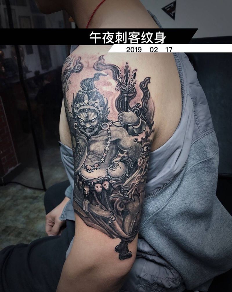 迷你版的玛哈嘎拉纹身图片_手臂手部新传统纹身图案