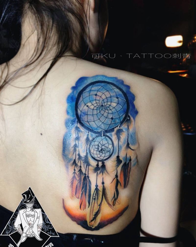 捕梦网纹身图片_成品背部欧美写实纹身图案