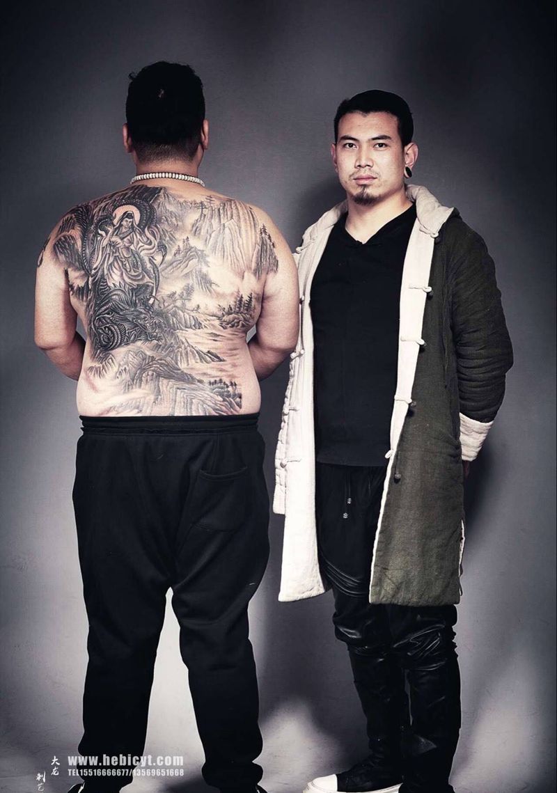 修改纹身图片_成品背部传统风景纹身图案