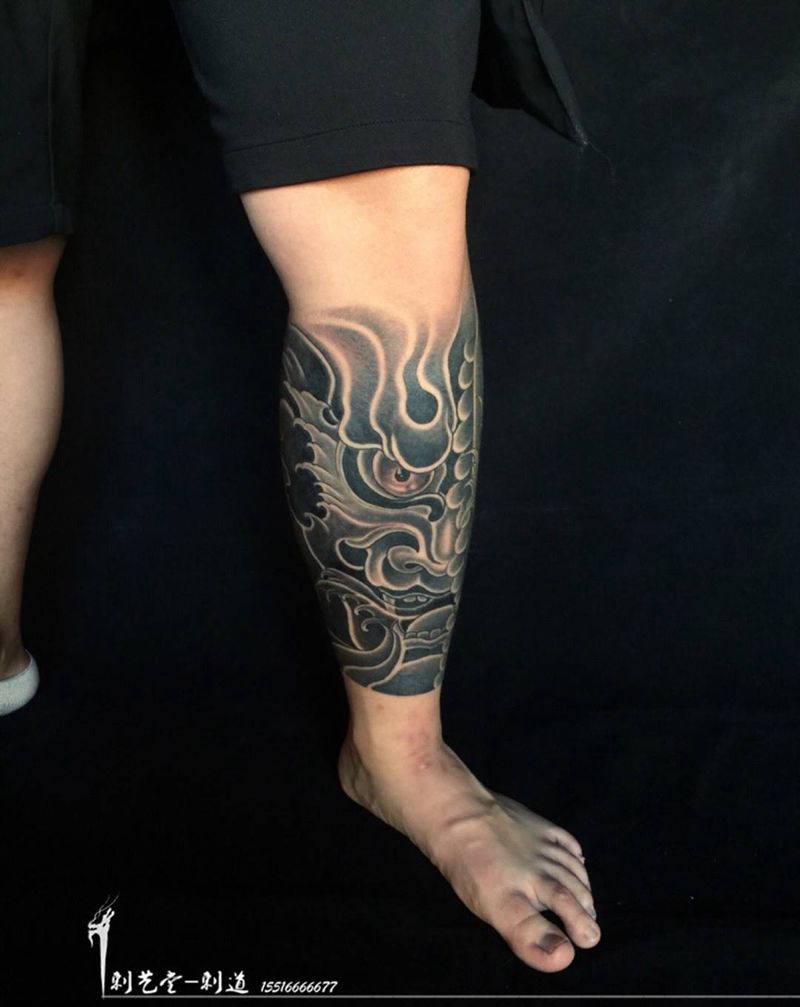 刺艺堂-刺道老师接小腿～纹身图片_成品臀部腿部传统鬼神图腾动物国画宗教原创纹身图案