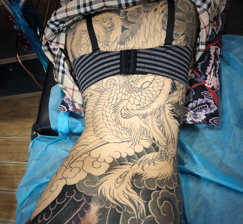 进度～纹身图片_背部老传统纹身图案